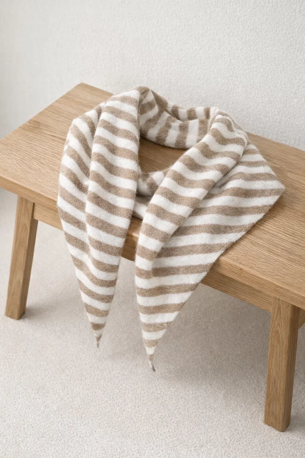 Triangle rayures douces – Image 2